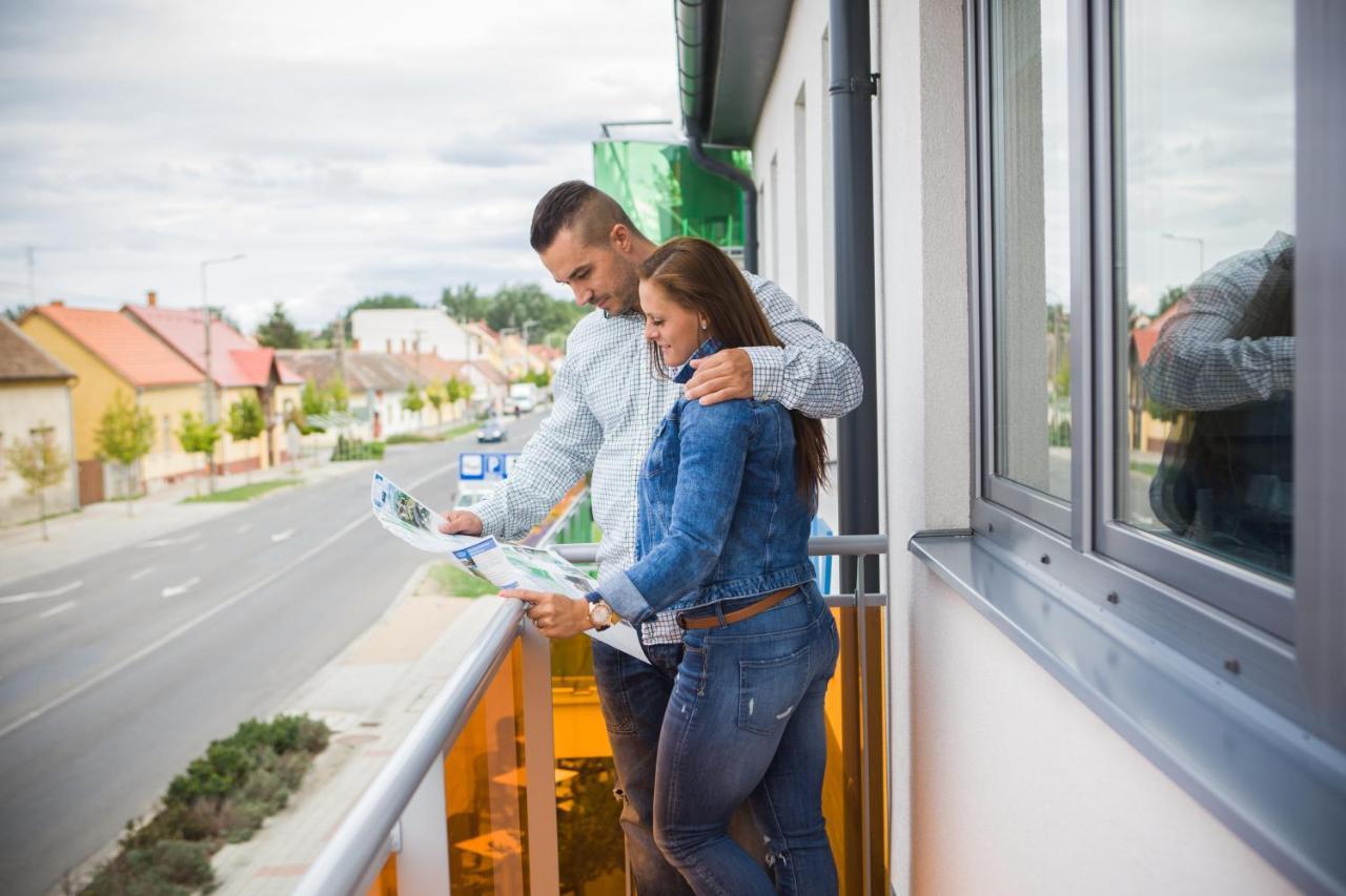 Azur Haz Viola Apartman Sárvár Dış mekan fotoğraf